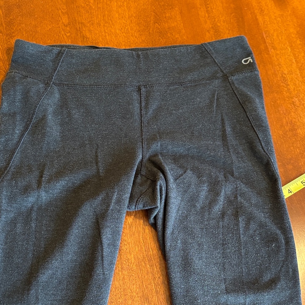 GAP women’s Black Stretch Active Leggings